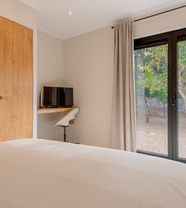 Resa estates Geraldine te koop finca noorden north ibiza sale bathroom bedroom views.jpg